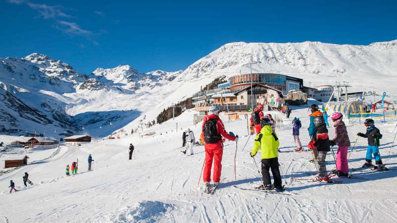 УМНЫЕ ТЕХНОЛОГИИ SKIPASS ДЛЯ ГОРНОЛЫЖНЫХ КУРОРТОВ УМНЫЕ ТЕХНОЛОГИИ «SKIPASS» ДЛЯ ГОРНОЛЫЖНЫХ КУРОРТОВ