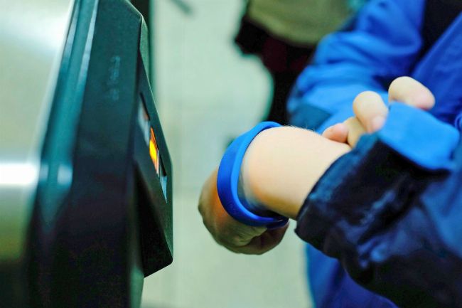 Карты браслеты и брелоки NFC-идентификаторы для системы GANTNER — прочность, долговечность, гарантия