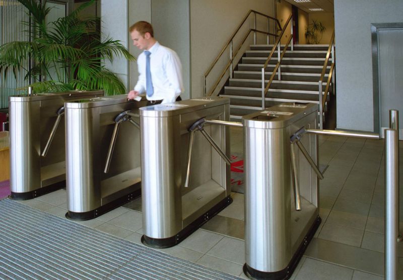 электронные пропуски Безопасность на высшем уровне с электронными пропусками от РПК «Страна Карт»