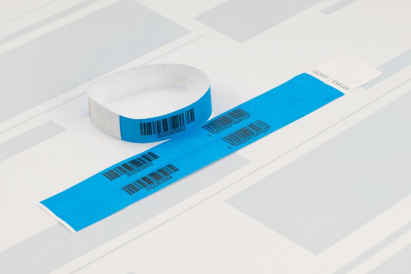  Новые возможности: бумажные браслеты с печатью штрих-кода или QR-кода