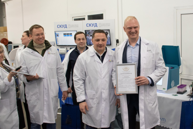 Депутаты ЛДПР на производстве Страны карт